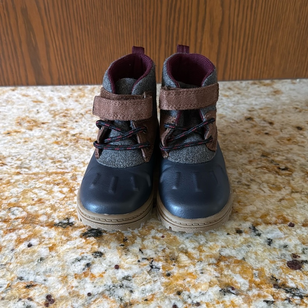 Boys Carters Duck Boots size 7